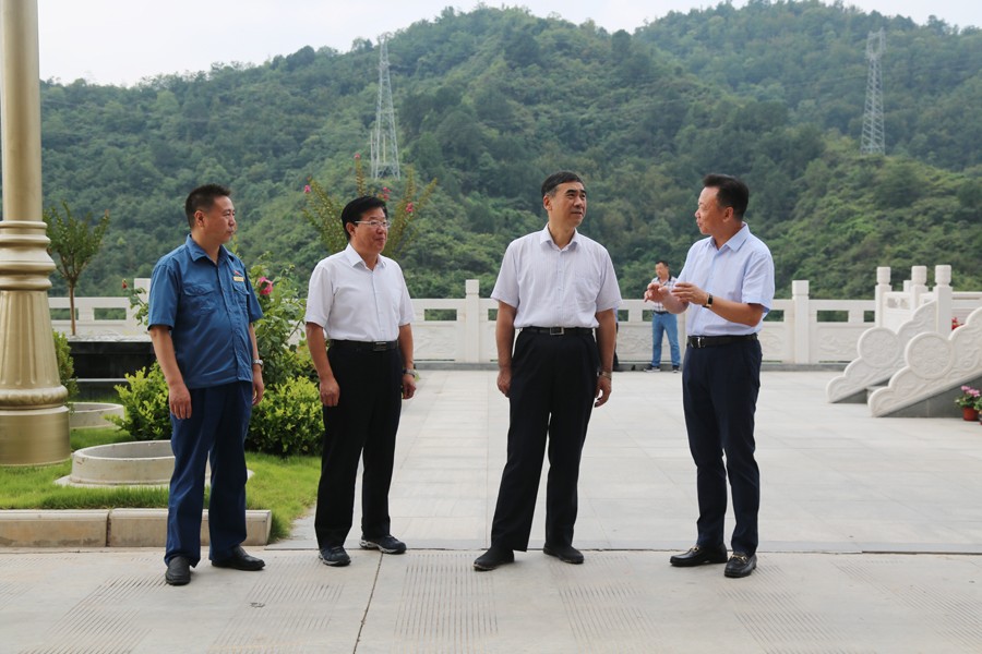 24-2018年8月，全省綠色礦山建設(shè)現(xiàn)場會(huì)在金徽股份召開，時(shí)任副省長李斌出席會(huì)議并做重要講話。.jpg